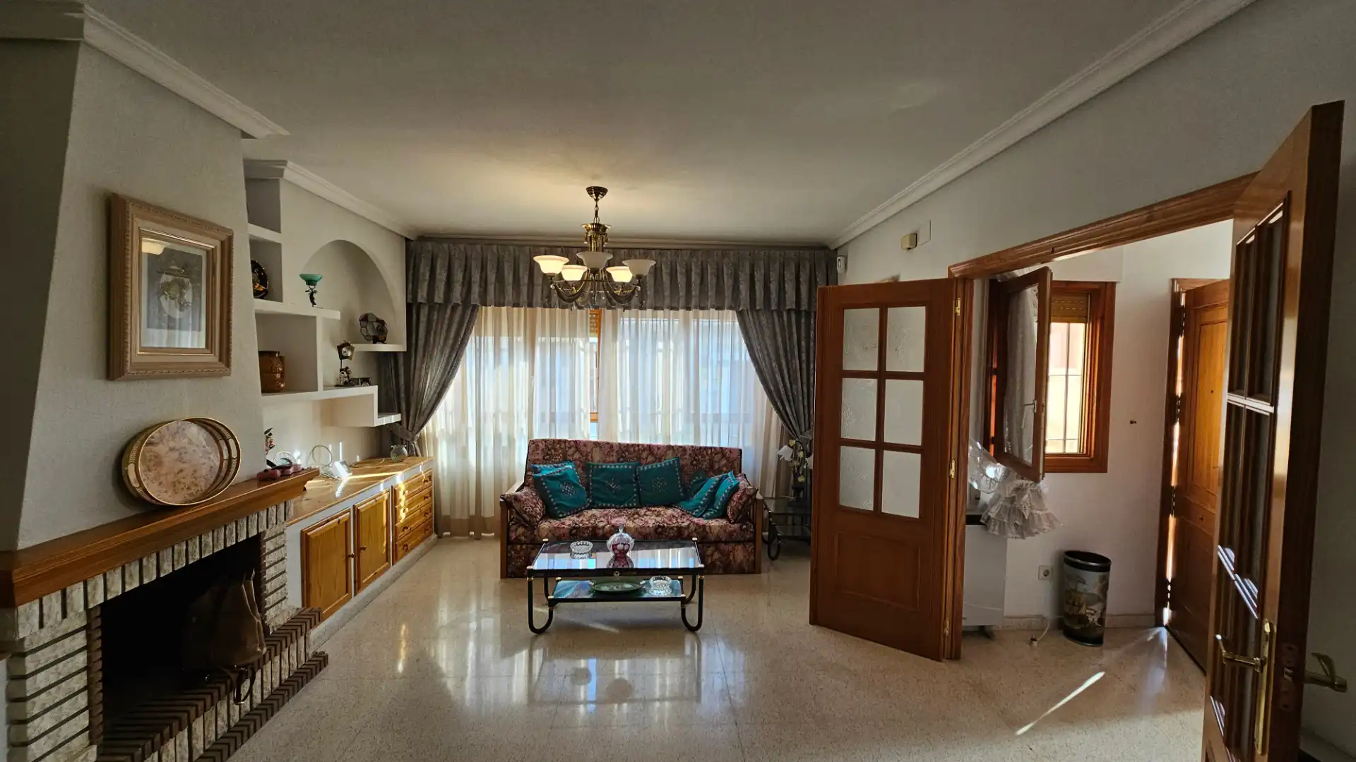 Sala d'estar de Casa adosada de lloguer en El Campello amb Terrassa, Traster i Moblat