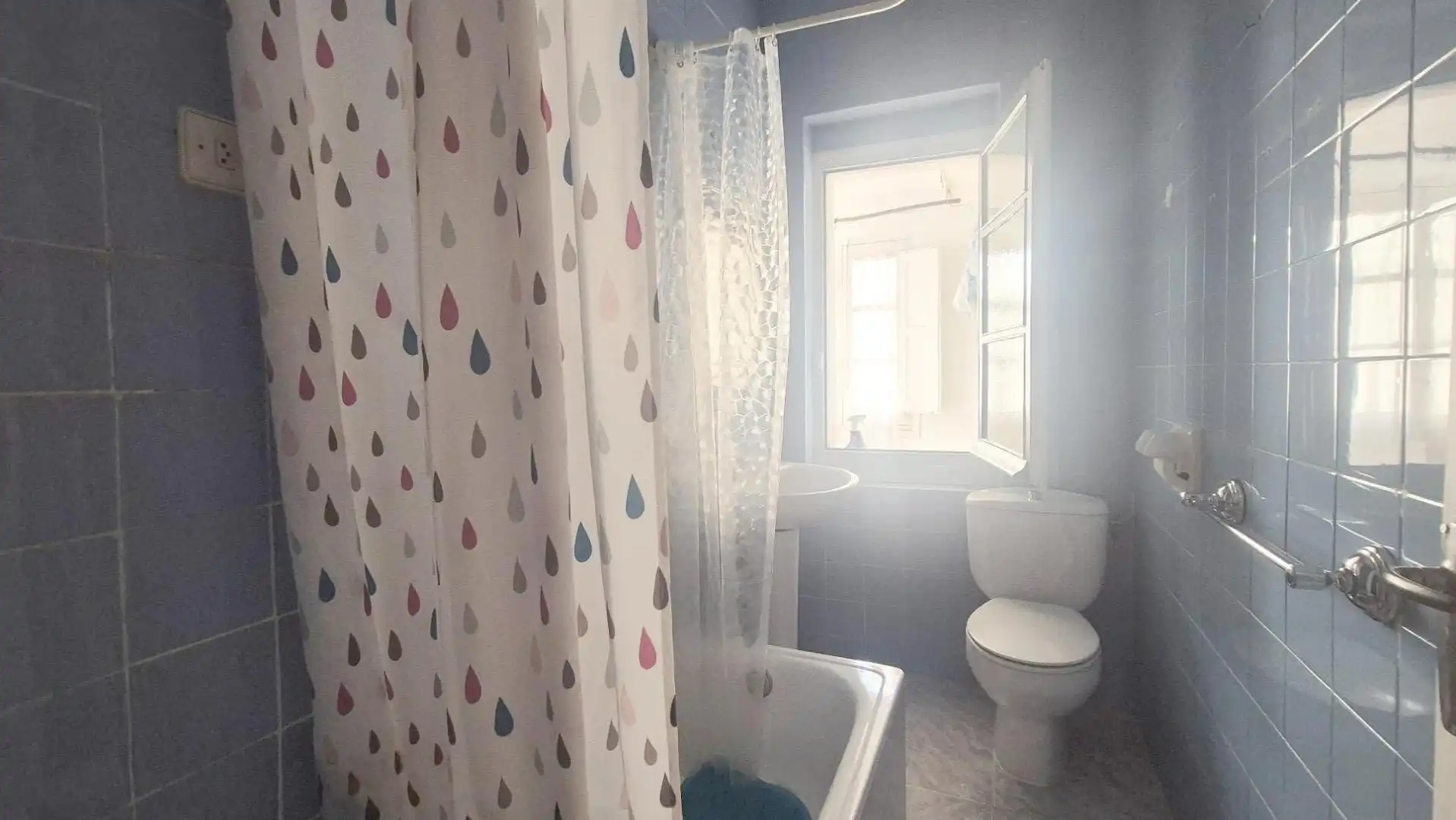 Bathroom of Flat for sale in Salamanca  with Heating