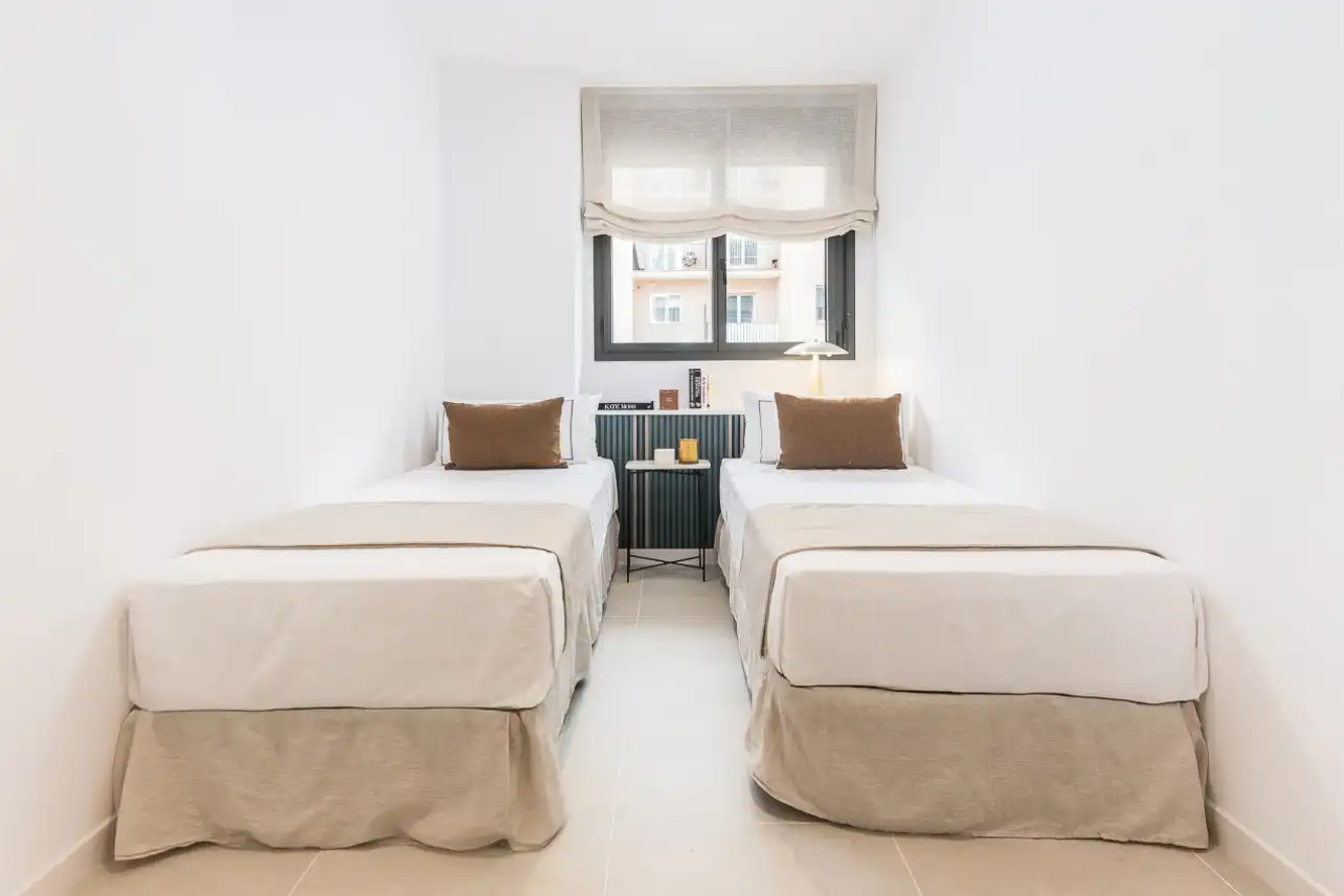 Dormitori de Apartament de lloguer en Barcelona amb Aire condicionat, Calefacció i Terrassa