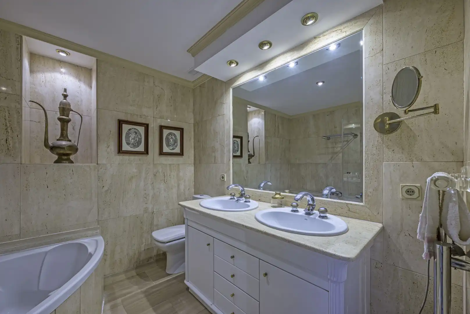 Baño de Ático en venta en Fuengirola con Aire acondicionado, Terraza y Trastero