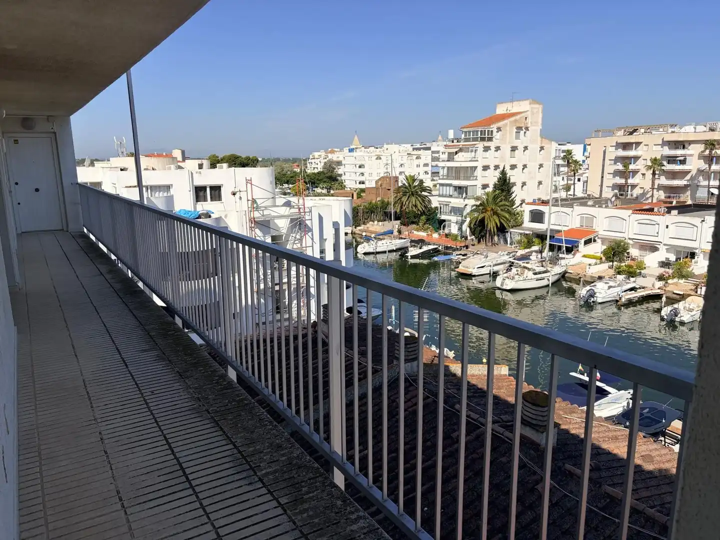 Terrassa de Estudi en venda en Roses amb Calefacció, Terrassa i Moblat