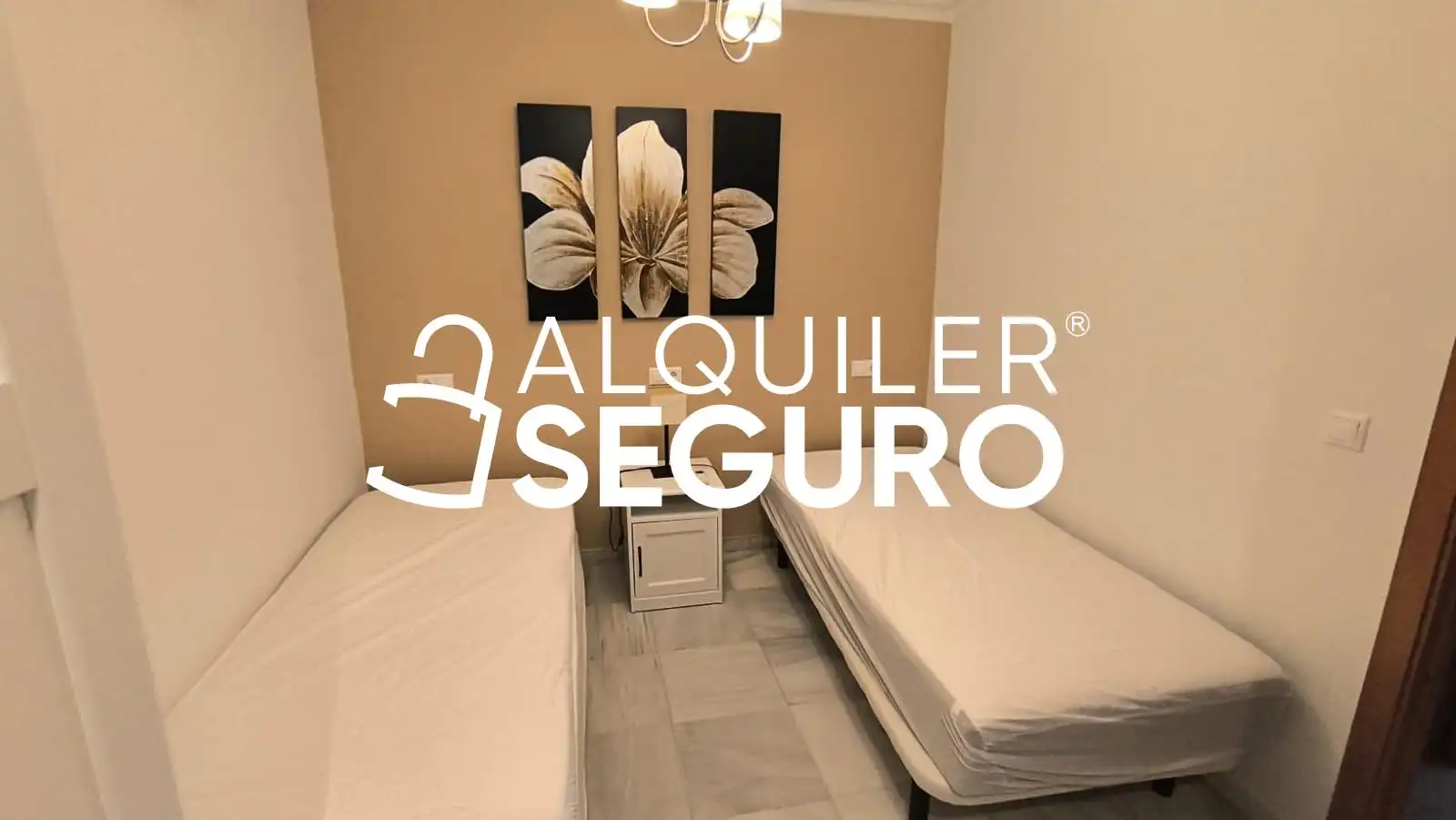 Bedroom of Flat for rent in Sevilla  with Air Conditioner and Furnished