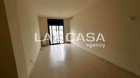 Foto 2 de Piso en venta en Canovelles, Barcelona