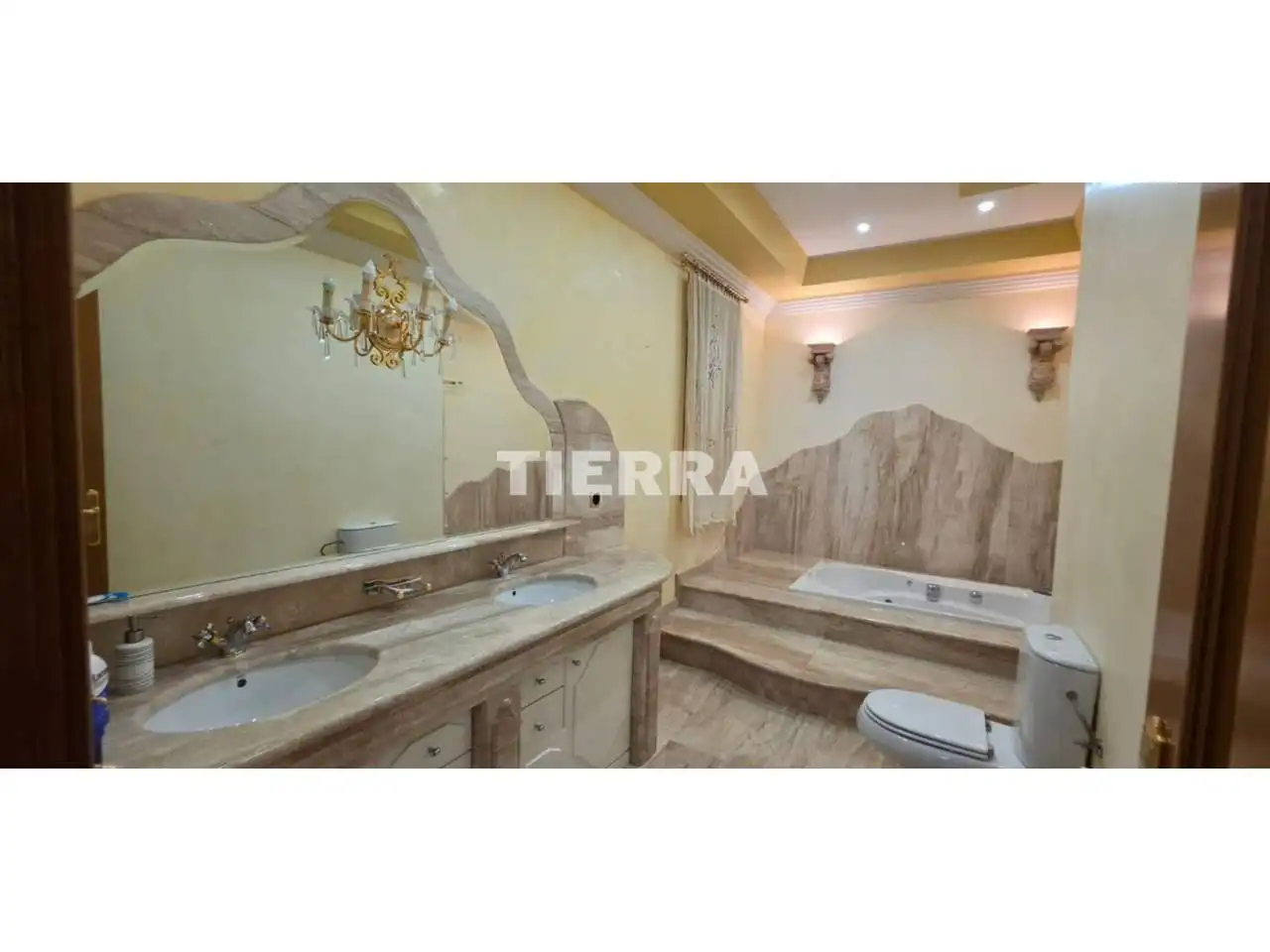 Chalet con piscina en venta en Calle los lirios, imagen 12
