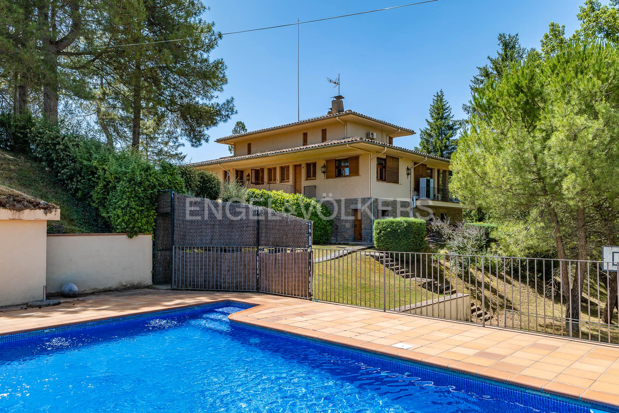 Exterior view of House or chalet for sale in Sant Boi de Lluçanès  with Heating, Private garden and Swimming Pool