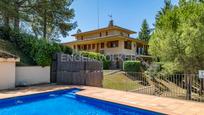 Vista exterior de Casa o xalet en venda en Sant Boi de Lluçanès amb Calefacció, Jardí privat i Piscina