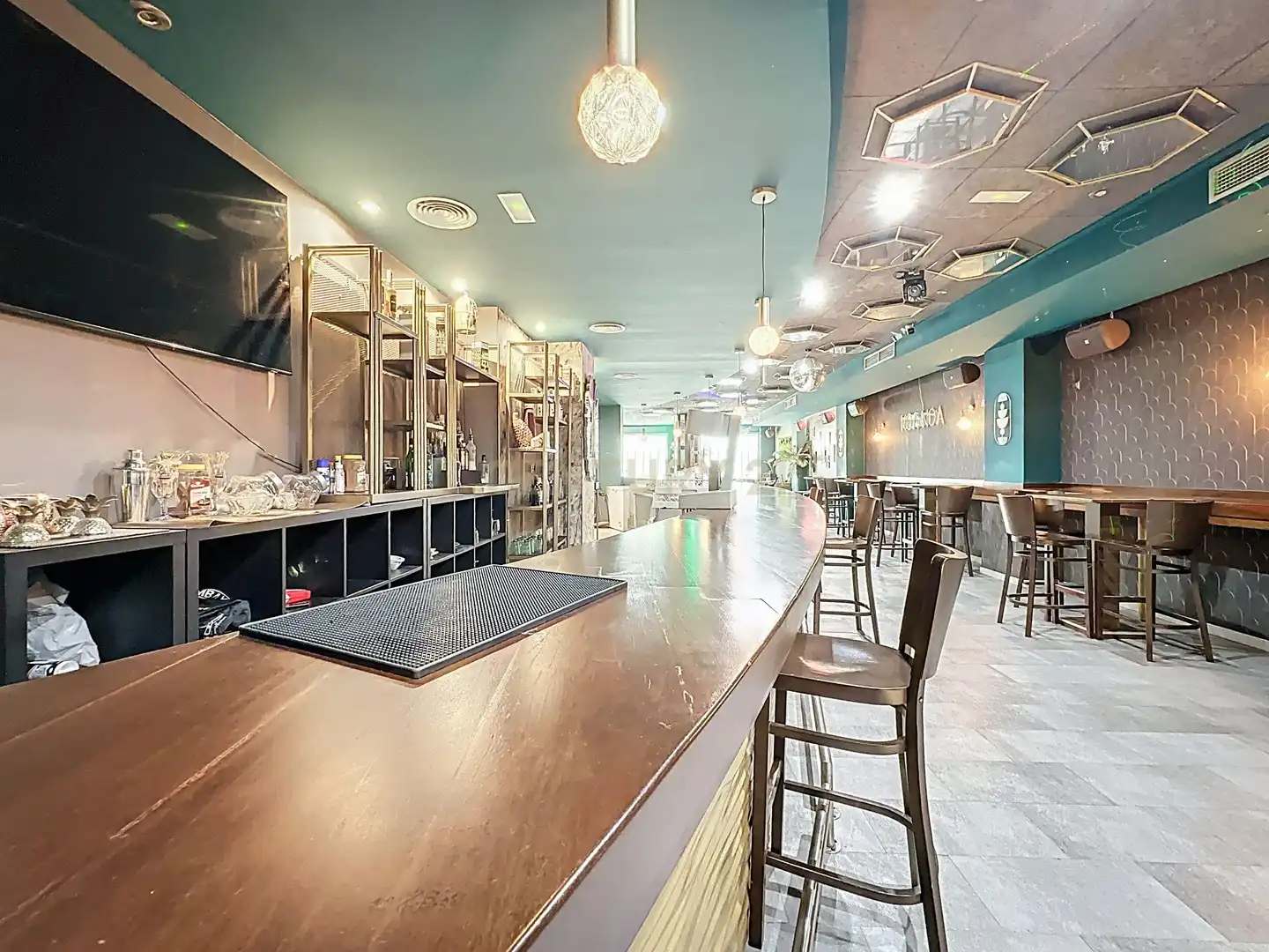 Commercial properties for sale in Torrevieja  with Air Conditioner