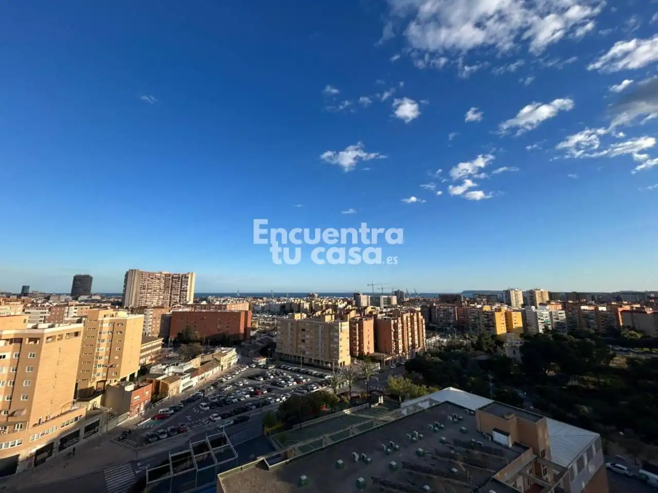 Vista exterior de Pis en venda en Alicante / Alacant amb Terrassa, Traster i Piscina comunitària