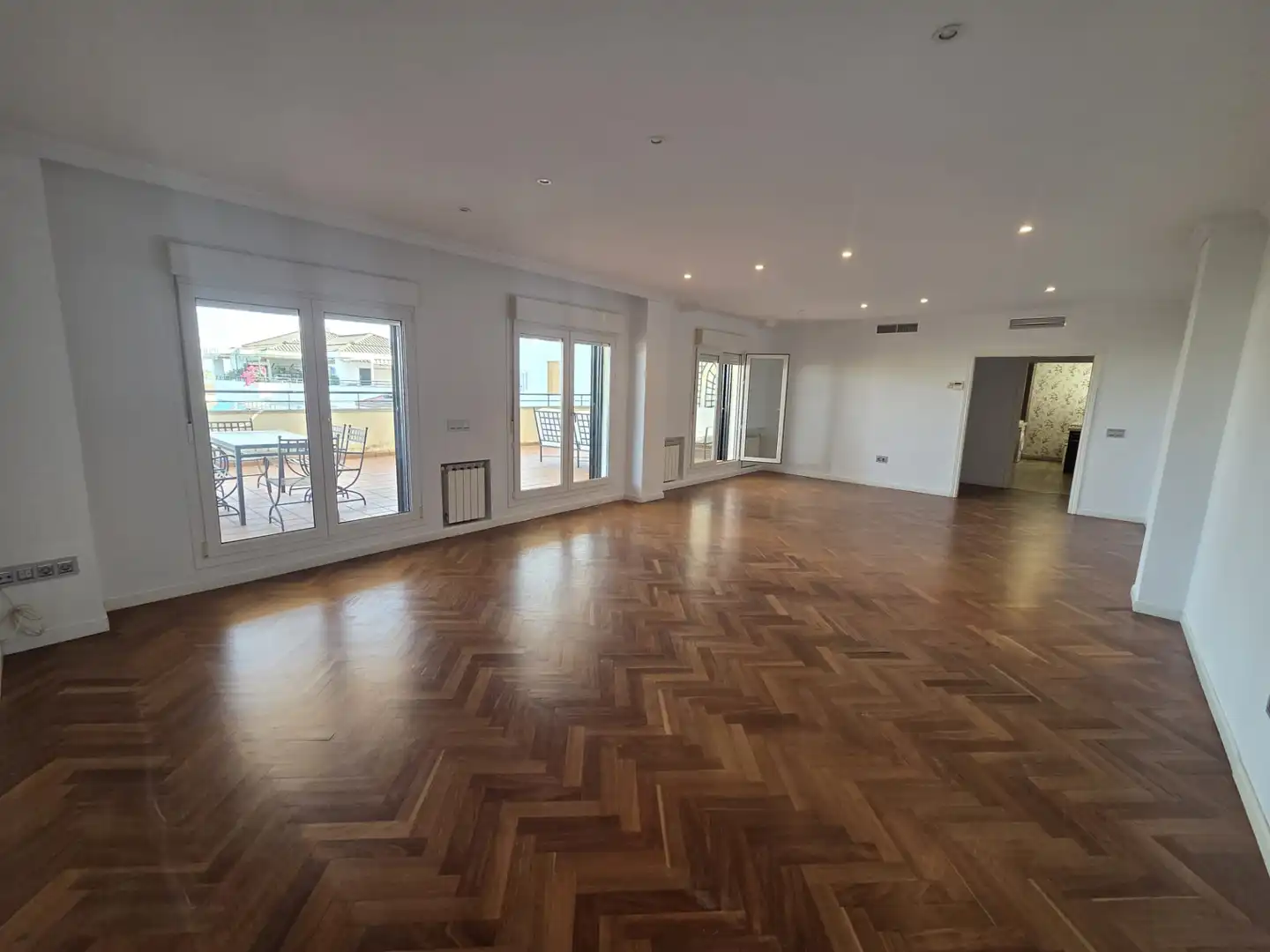 Comedor de Ático de alquiler en Badajoz con Aire acondicionado, Calefacción y Parquet