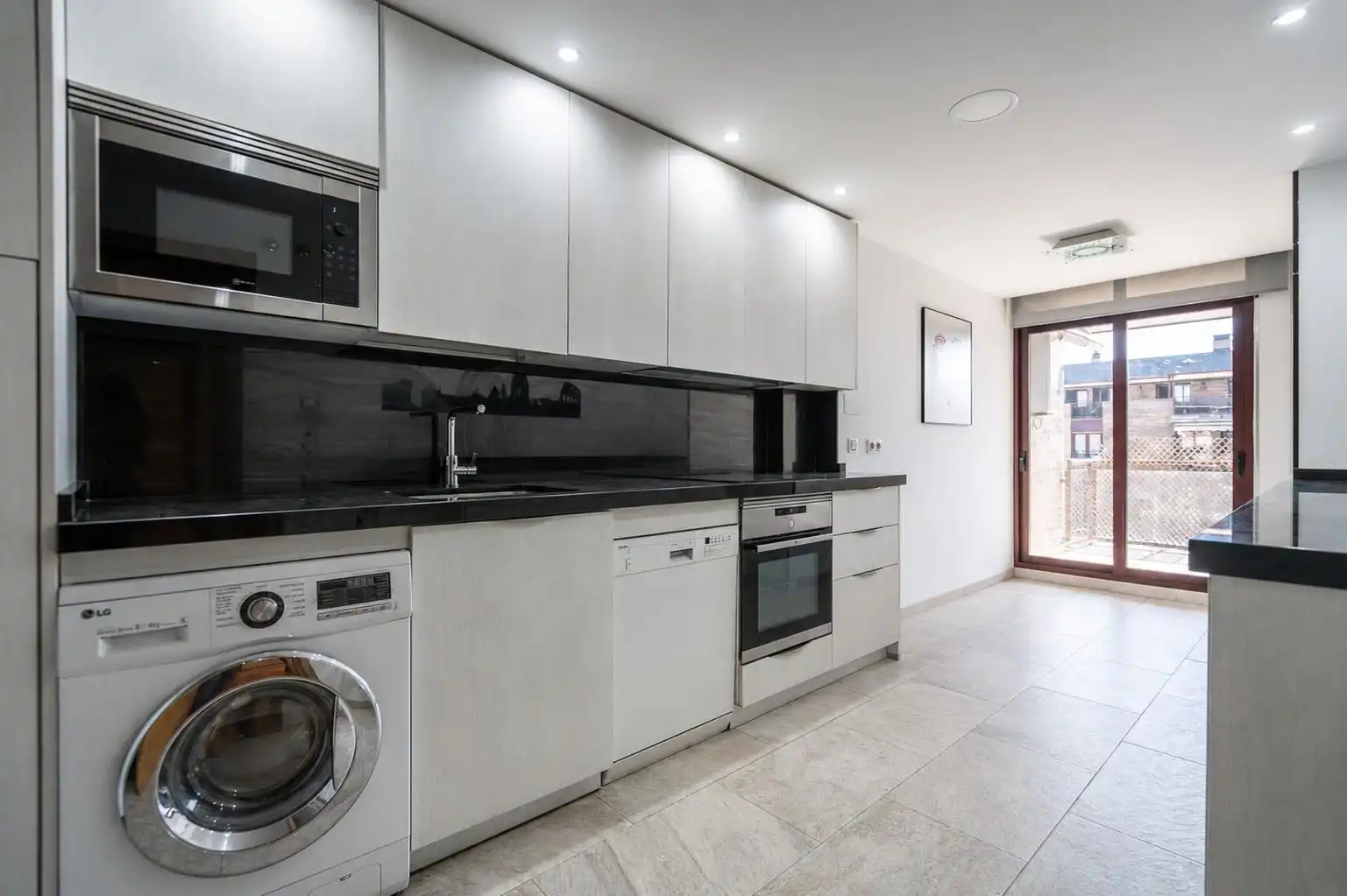 Kitchen of Flat for sale in Las Rozas de Madrid  with Air Conditioner, Heating and Private garden
