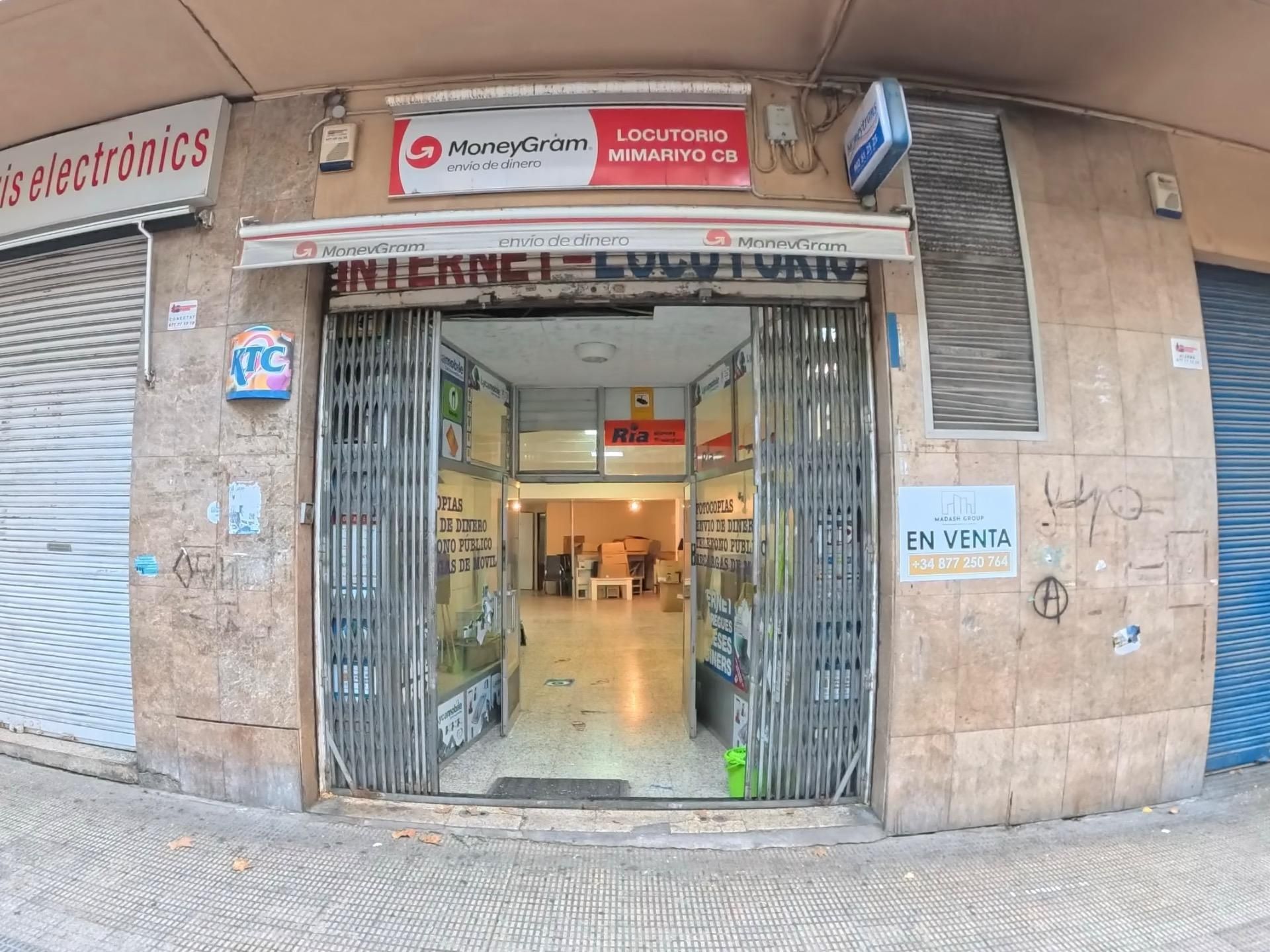 Premises for sale in Reus  with Air Conditioner