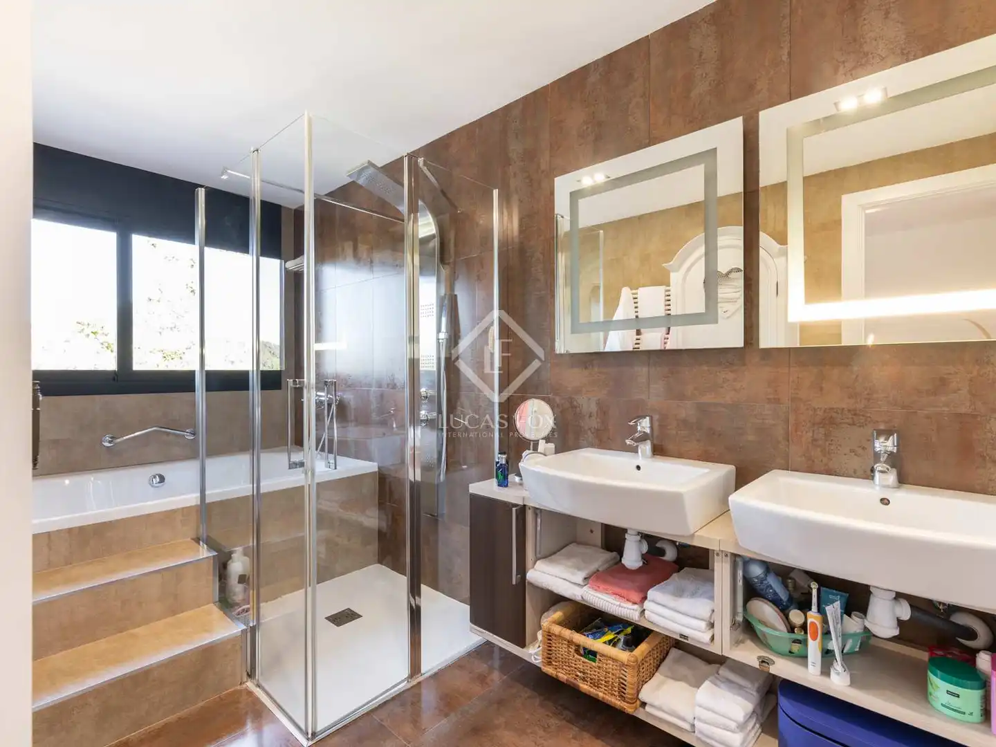 Baño de Casa o chalet en venta en Sant Cugat del Vallès con Aire acondicionado, Calefacción y Jardín privado