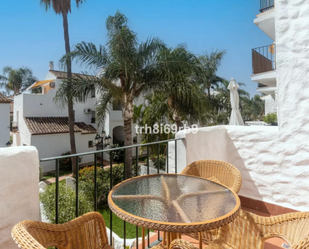 Vista exterior de Apartament en venda en Estepona amb Terrassa i Balcó