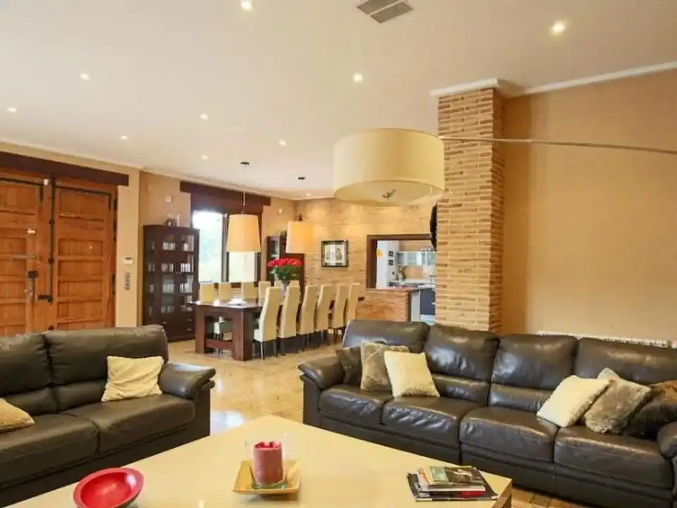 Country house zum Verkauf in Las Rotas / Les Rotes
