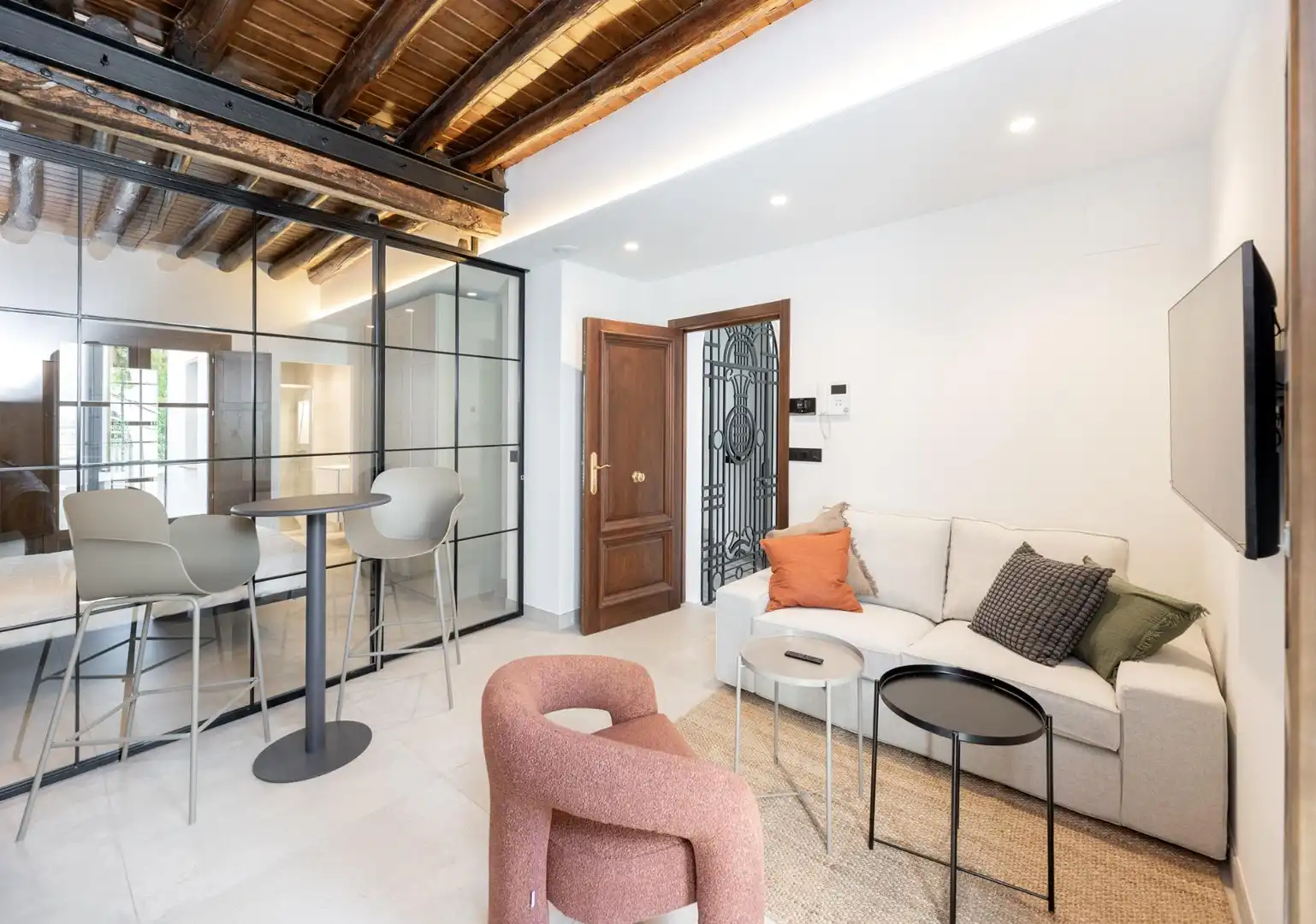 Living room of Apartments for rent in Granada  with Air Conditioner, Heating and Furnished