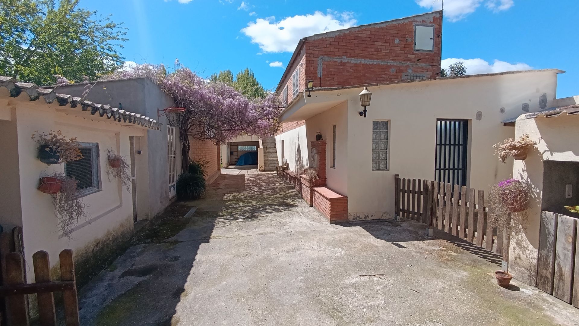 Vista exterior de Casa o xalet en venda en Torres de Segre amb Aire condicionat, Calefacció i Jardí privat