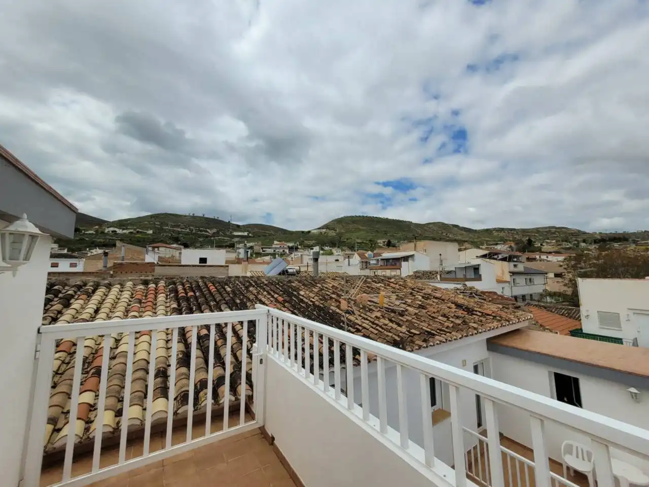 Vista exterior de Casa o xalet en venda en Baza amb Aire condicionat, Calefacció i Jardí privat