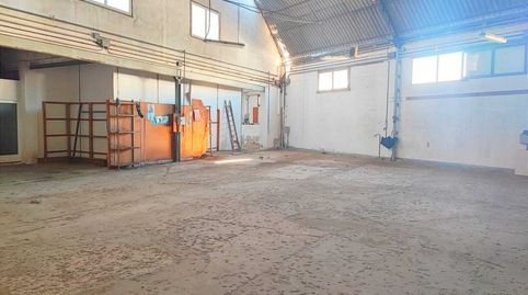 Nave industrial ubicada en el polígono de Cullera, con buen acceso y bien conectada con la entrada a la ciudad.br Esta propiedad t