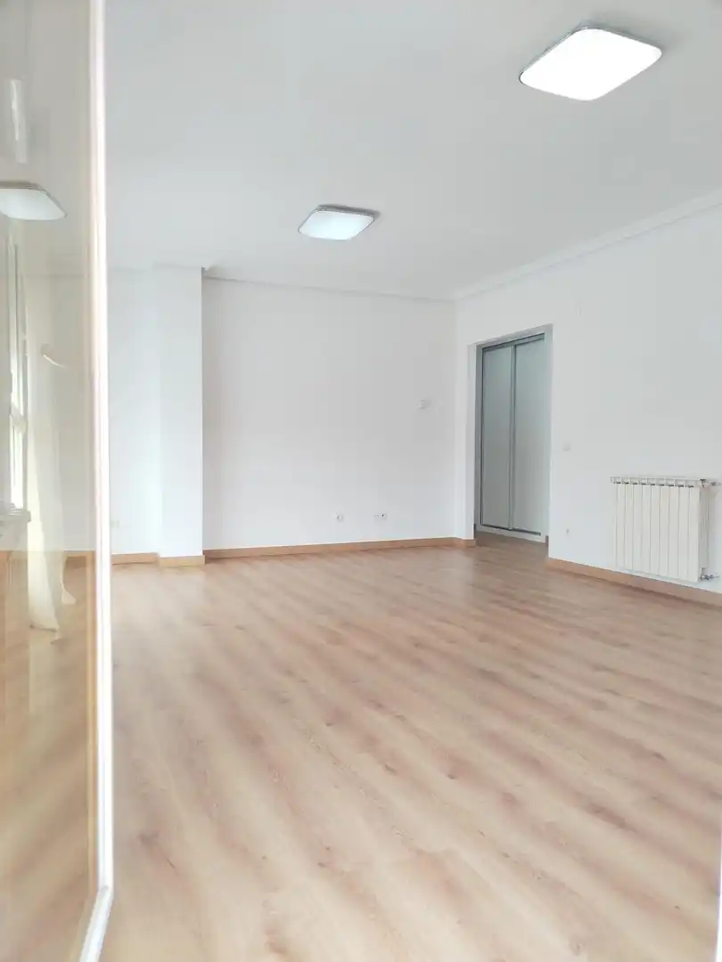 Flat for rent in Perlita
