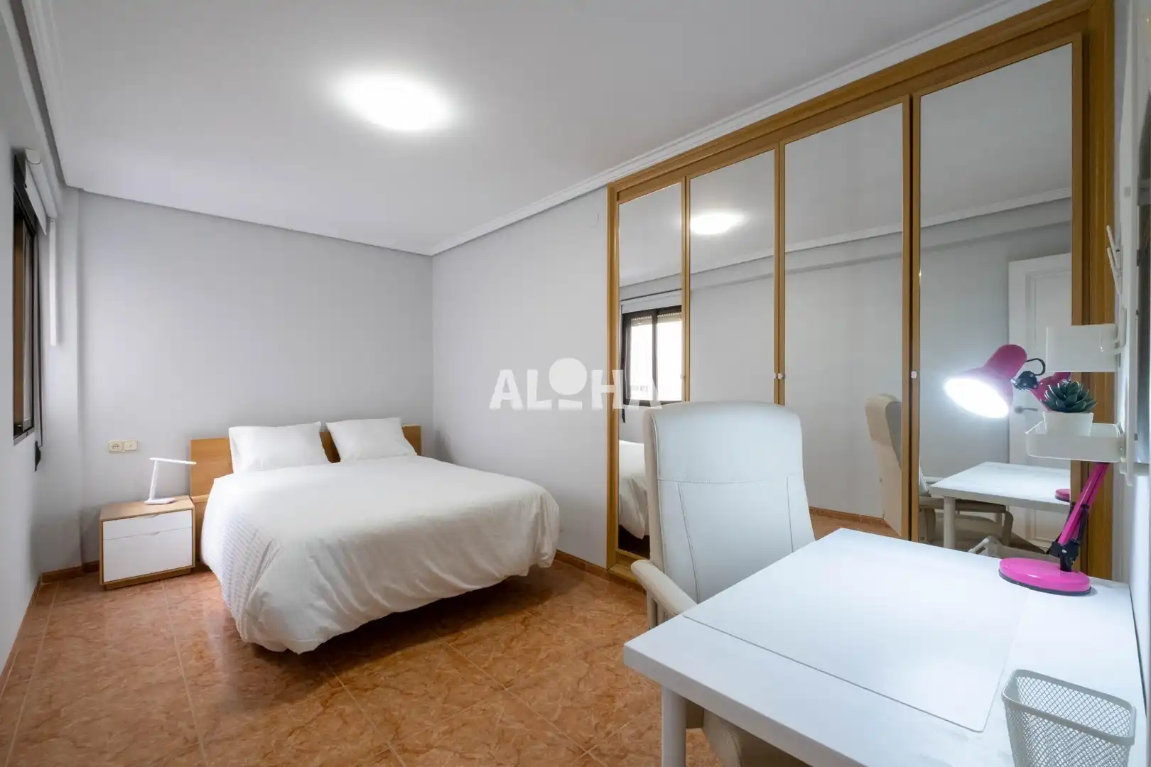 Dormitori de Apartament de lloguer en Moncada amb Aire condicionat, Moblat i Balcó