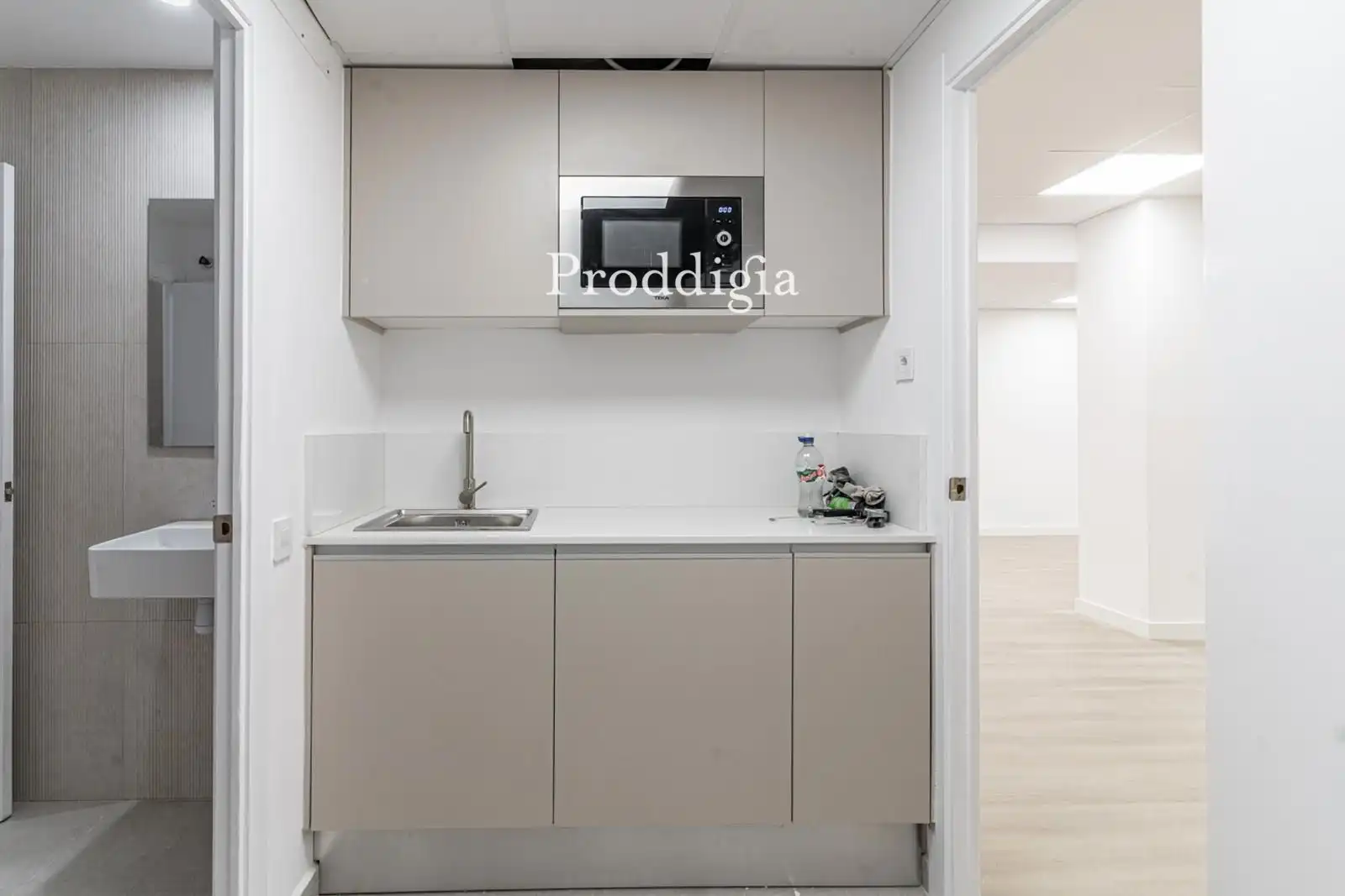 Kitchen of Office for rent in Barcelona  with Air Conditioner, Heating and Alarm