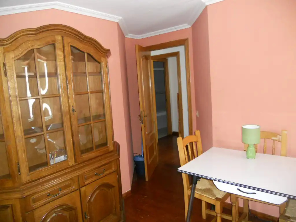 Dining room of Flat for rent in Santiago de Compostela   with Heating, Furnished and Oven