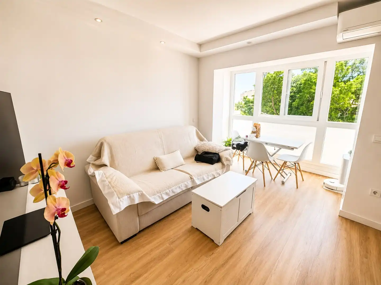 Sala de estar de Apartamento en venta en Marbella con Aire acondicionado, Amueblado y Horno