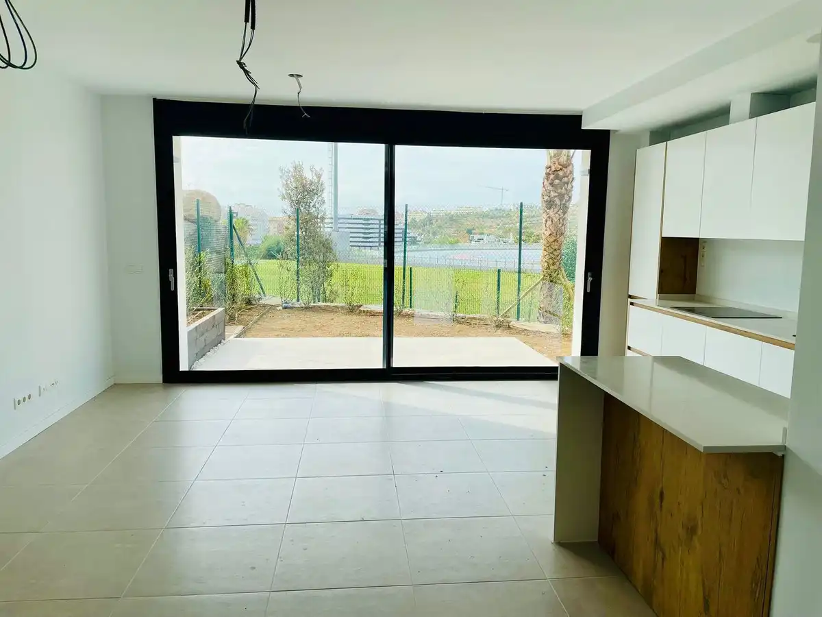 Piso con piscina en venta en Estepona - Estepona,Centro,Avenida Juan Carlos I, imagen 4