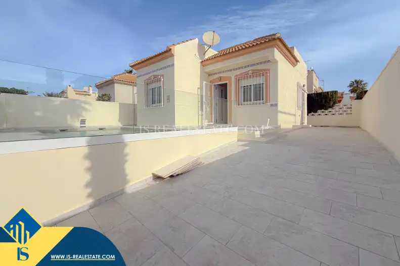 Villa avec piscine à vendre à Playa de los Locos