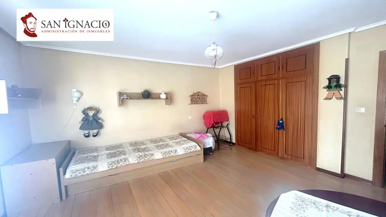 Habitación de Piso en venta en Villarcayo de Merindad de Castilla la Vieja con Amueblado y Balcón
