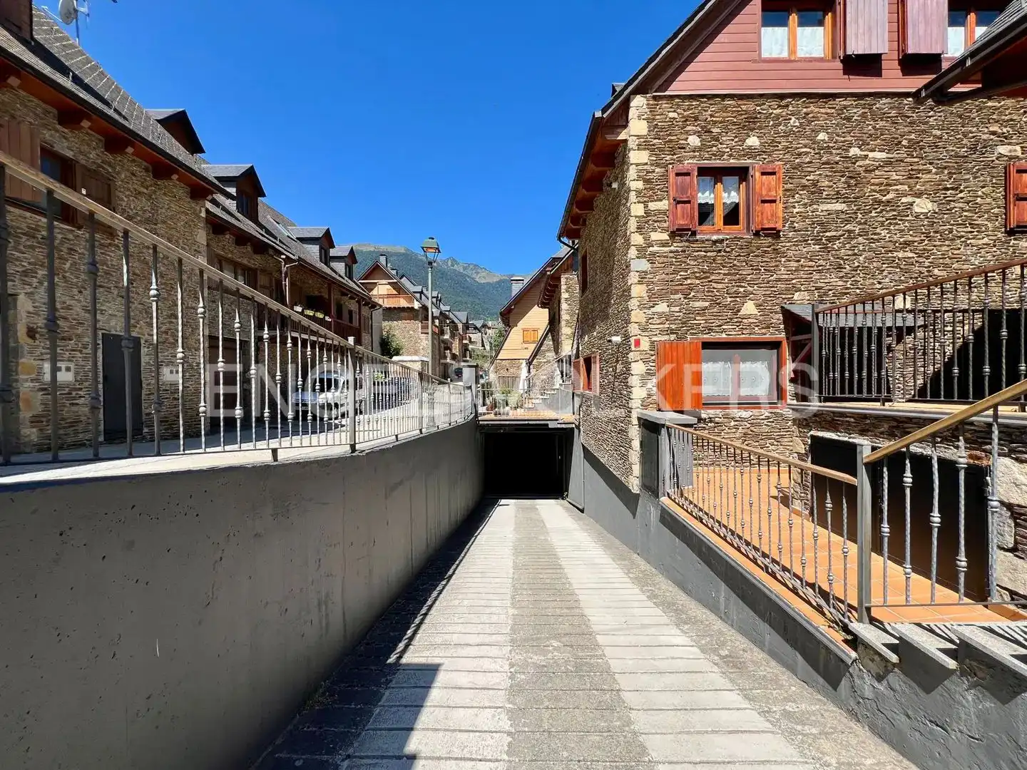 Vista exterior de Dúplex en venda en Es Bòrdes amb Calefacció, Traster i Moblat