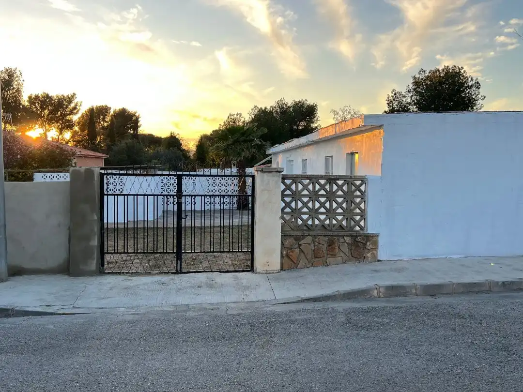 Vista exterior de Residencial en venta en La Pobla de Vallbona