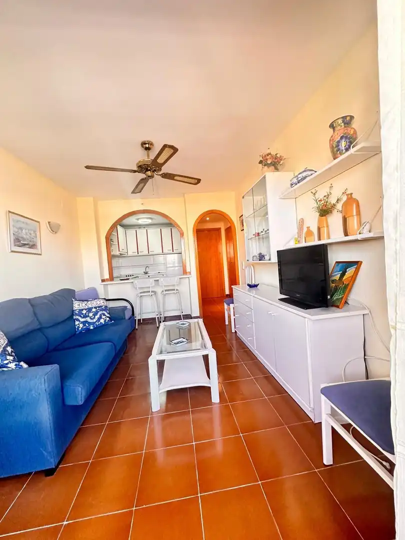 Sala de estar de Apartamento en venta en Salou con Aire acondicionado, Amueblado y Piscina comunitaria