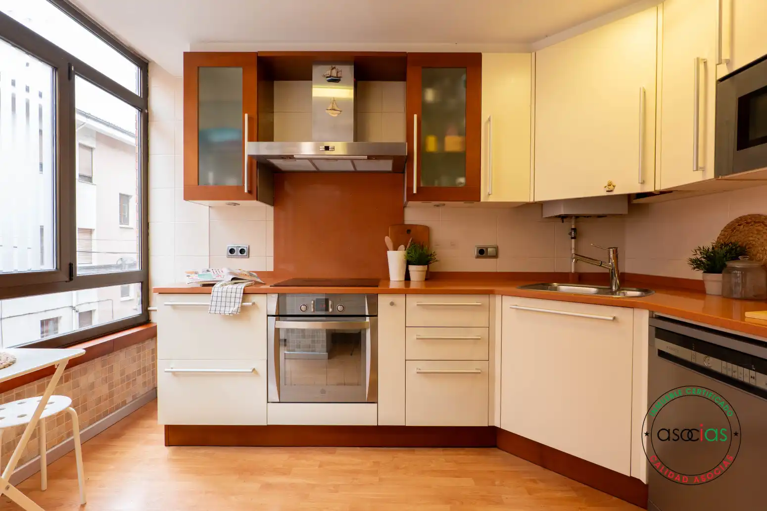 Küche von Wohnung zum Verkauf in Gijón  mit Heizung, Parkett und Abstellraum