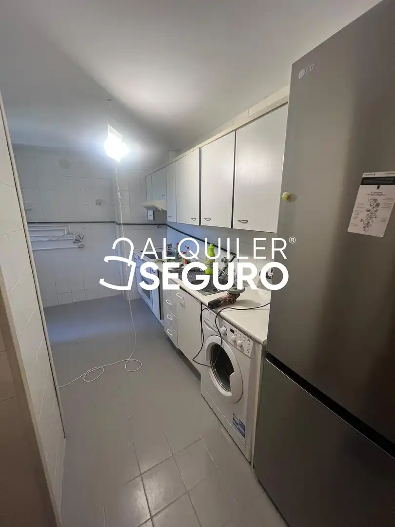 Cuina de Pis de lloguer en Madrid amb Aire condicionat, Calefacció i Terrassa