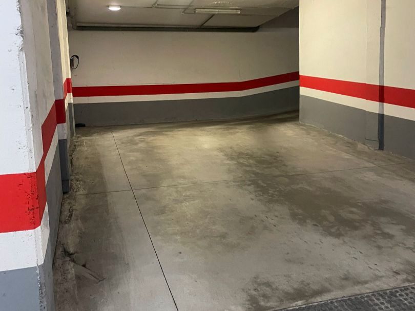 Aparcament de Garatge de lloguer en Oviedo 