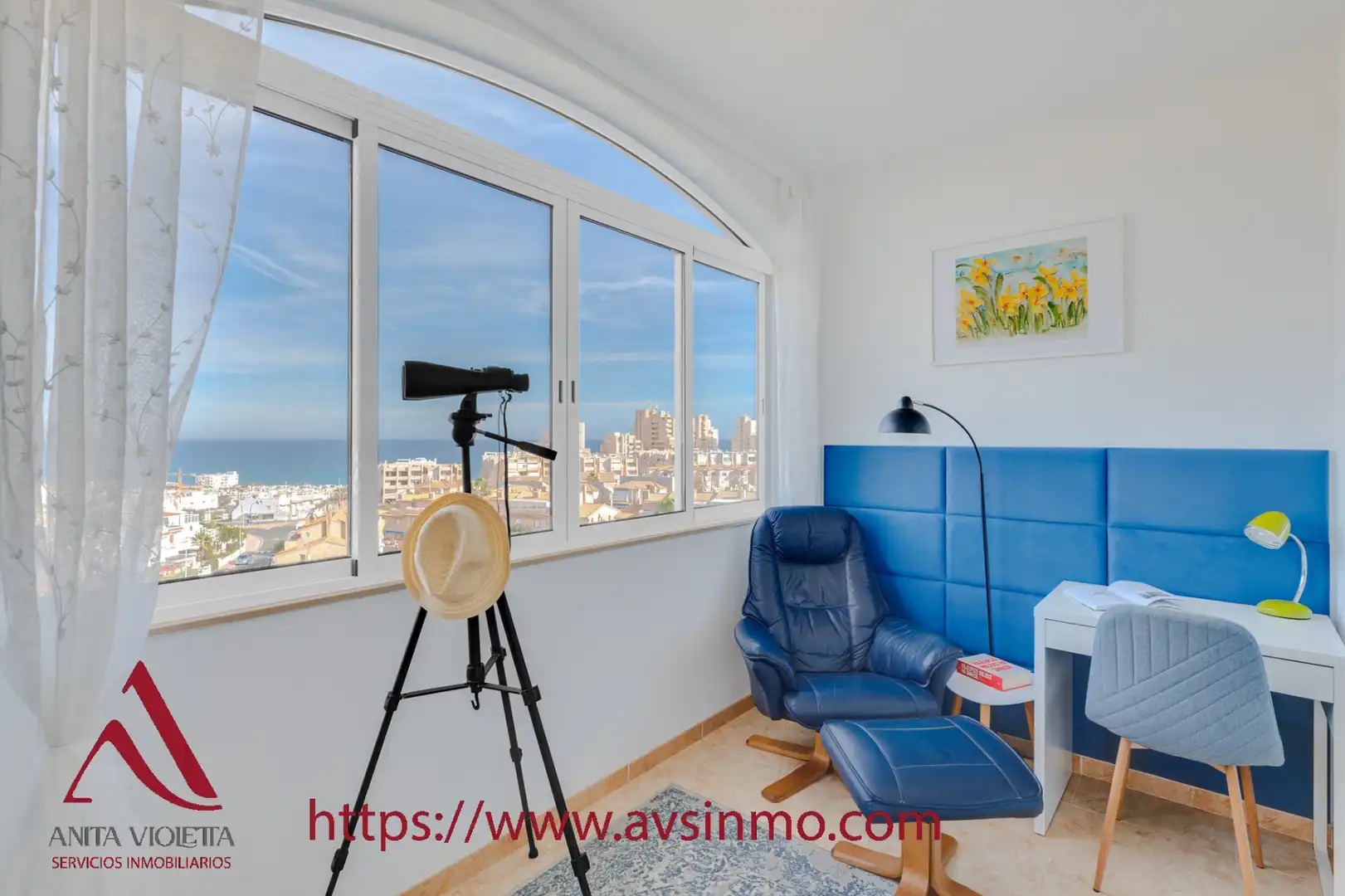 Sala d'estar de Apartament de lloguer en Torrevieja amb Aire condicionat, Moblat i Forn