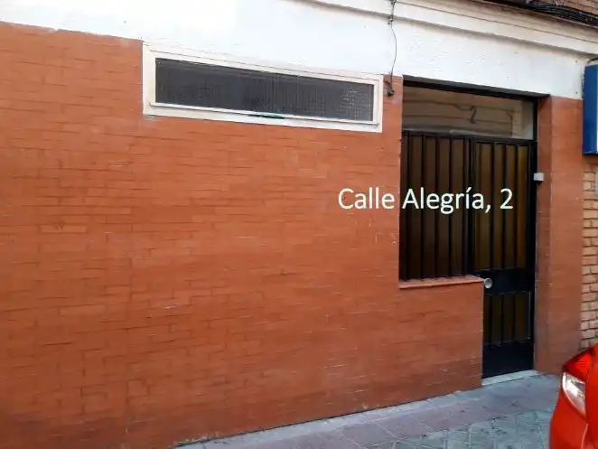 Vista exterior de Local en venda en Madrid
