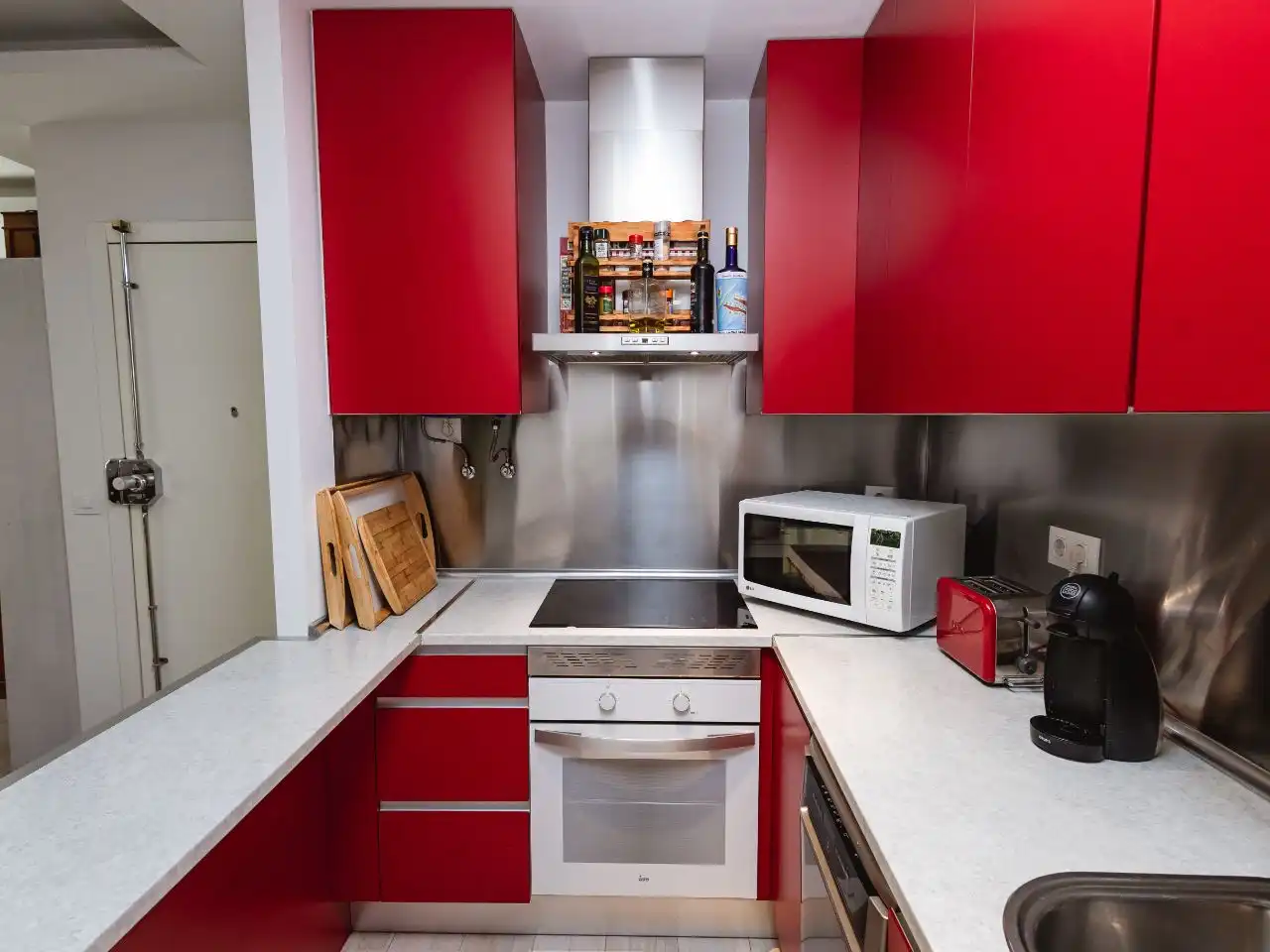 Cuina de Apartament de lloguer en Madrid amb Aire condicionat, Calefacció i Moblat