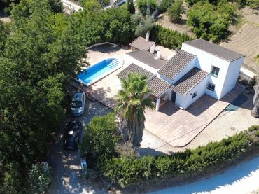 Country house with pool for sale in Coín