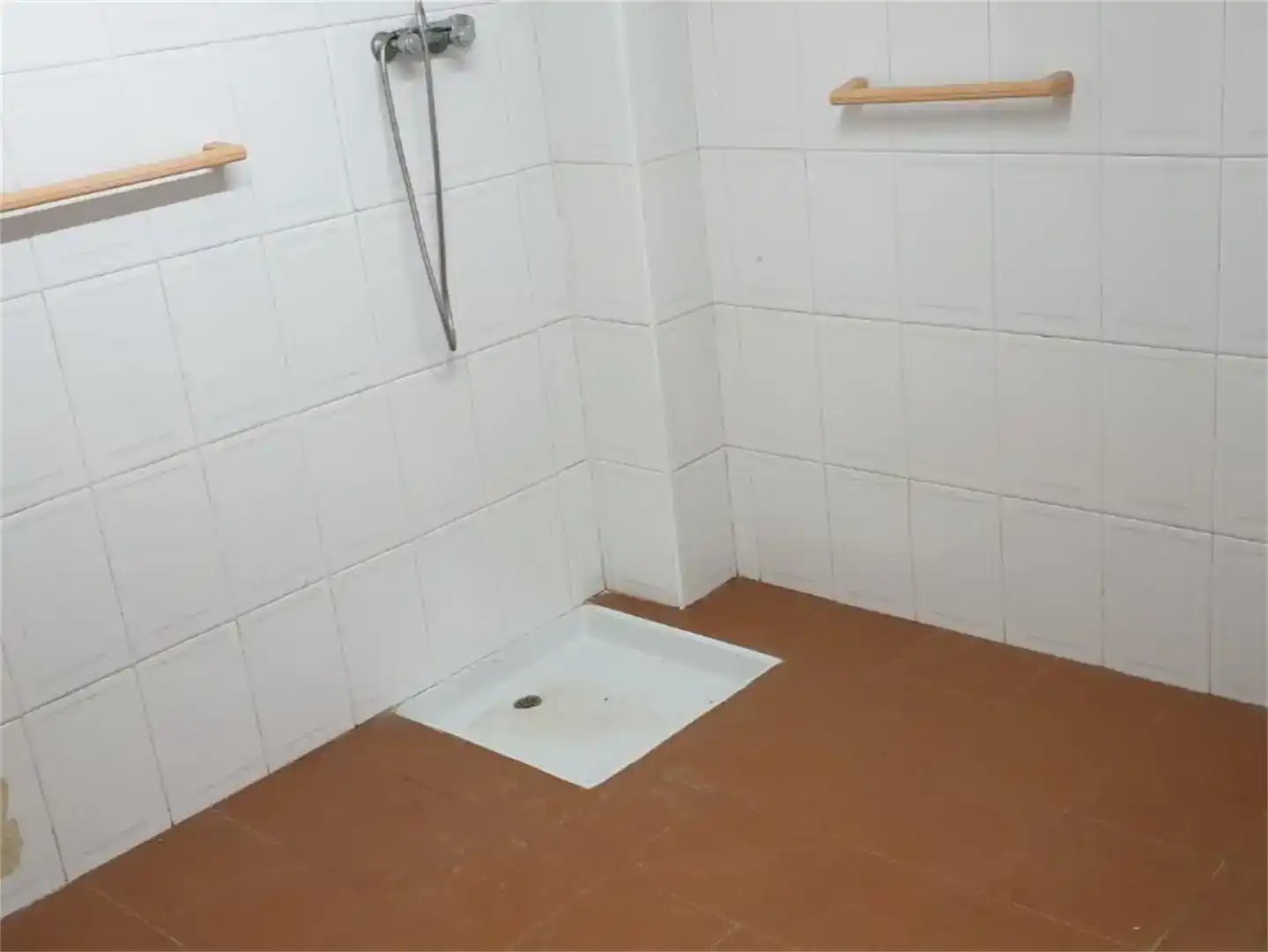Badezimmer von Fabrikhallen zur Miete in Cartagena