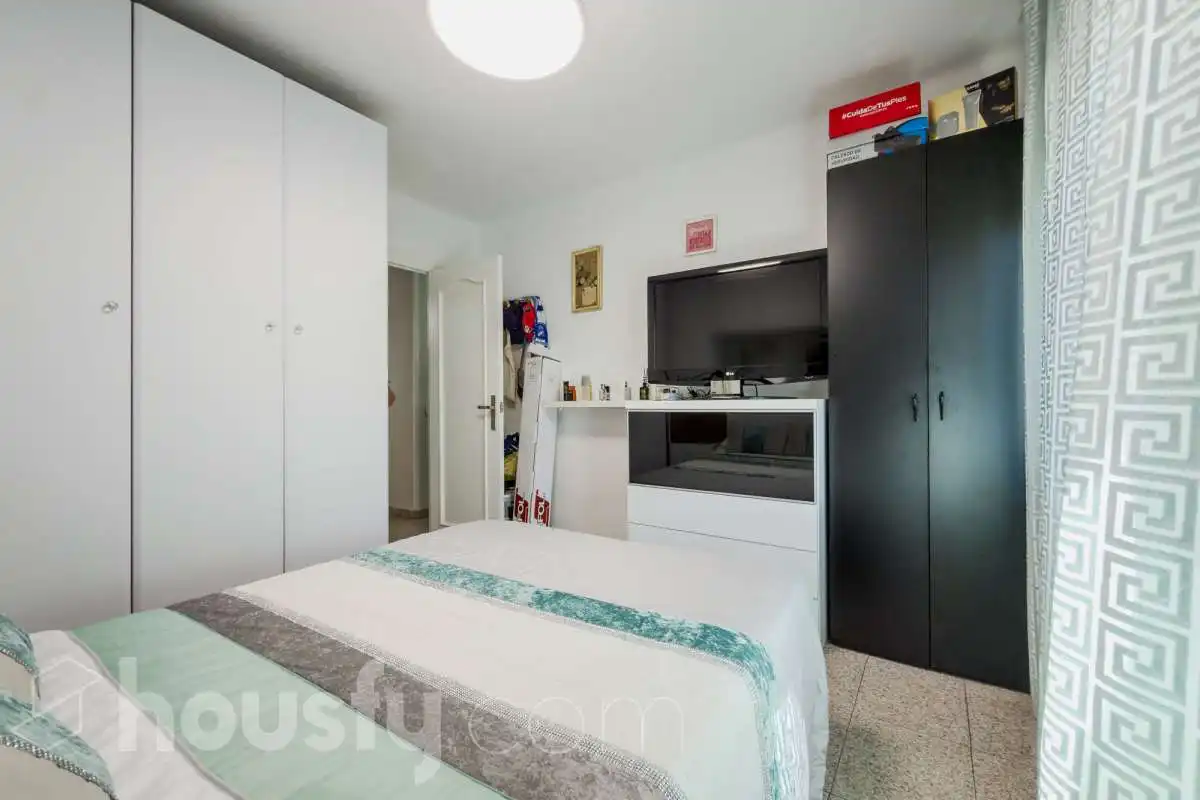 Habitación de Piso en venta en Badalona con Aire acondicionado, Calefacción y Amueblado