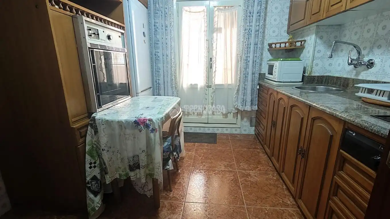 Cuina de Pis en venda en Zaragoza amb Terrassa