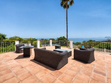 Villa con piscina in vendita a Torreguadiaro - San Diego