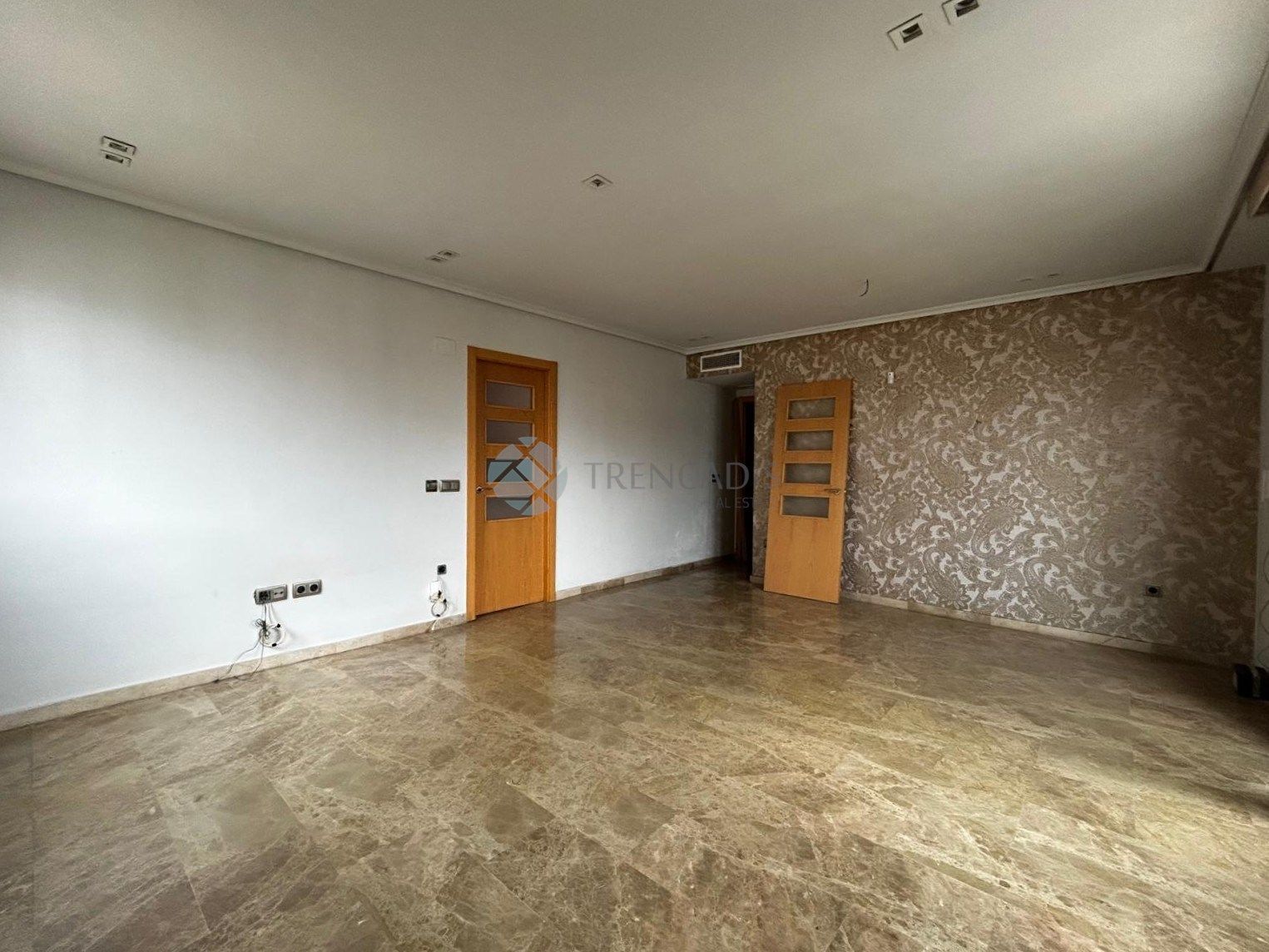 Flat for sale in  Valencia Capital  with Balcony