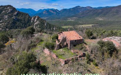 Jardí de Finca rústica en venda en Borredà amb Jardí privat