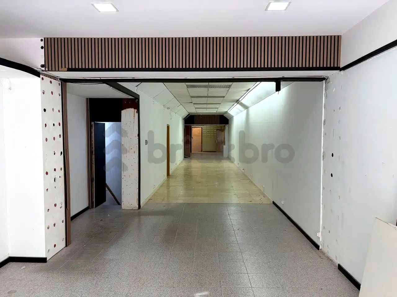 Local comercial en venda a calle de Felip II, imagen 4
