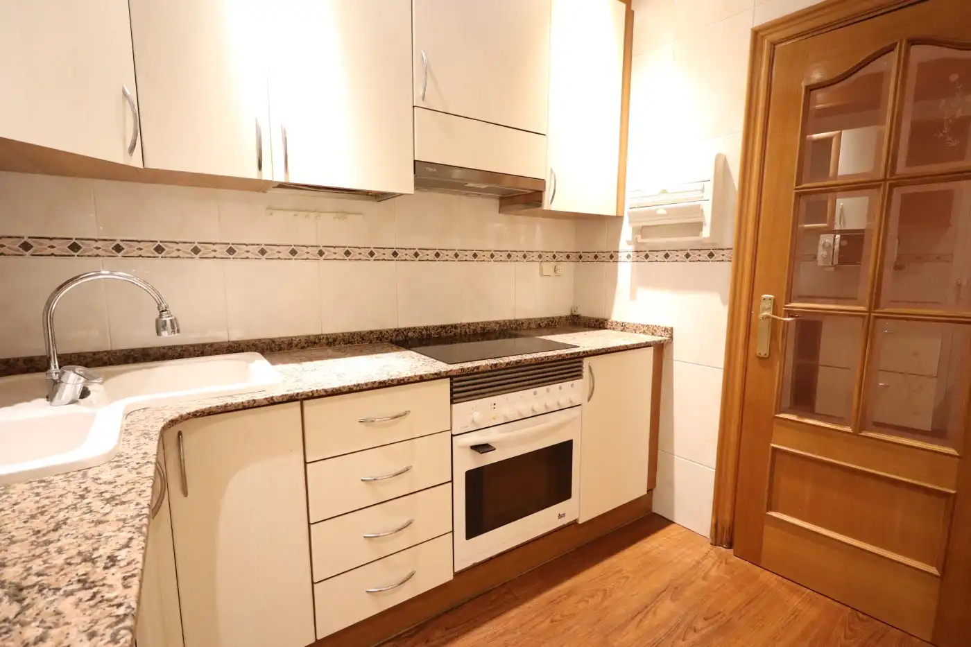 Cocina de Piso en venta en Barcelona con Calefacción y Balcón