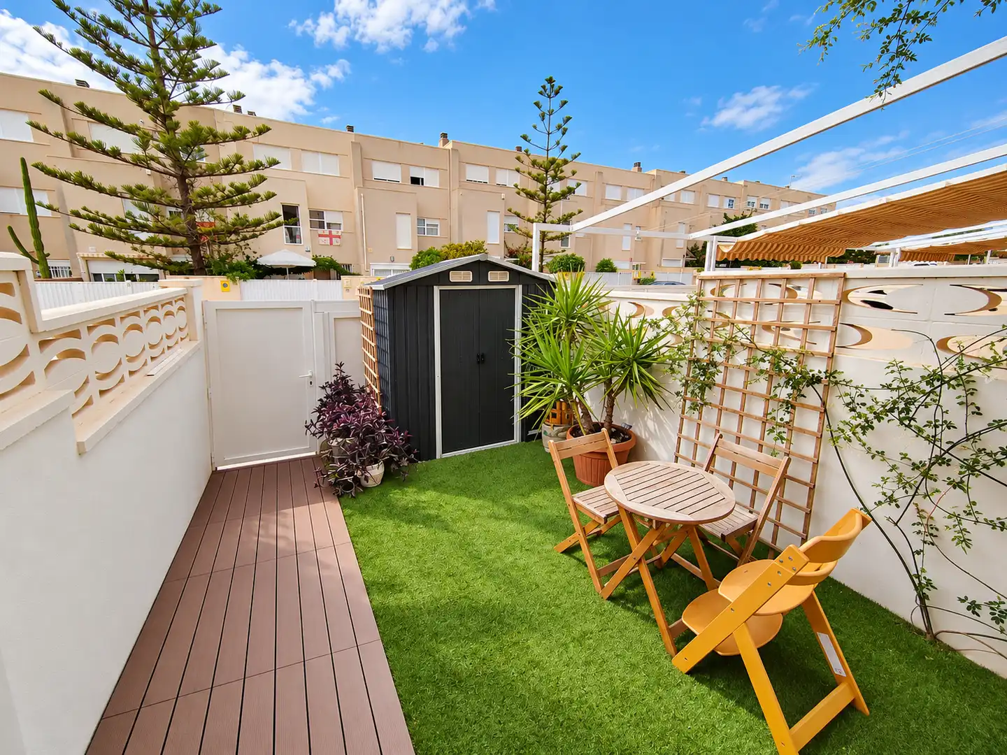 Terrace of Detached homes for sale in Pueblo Español - Coveta Fumá