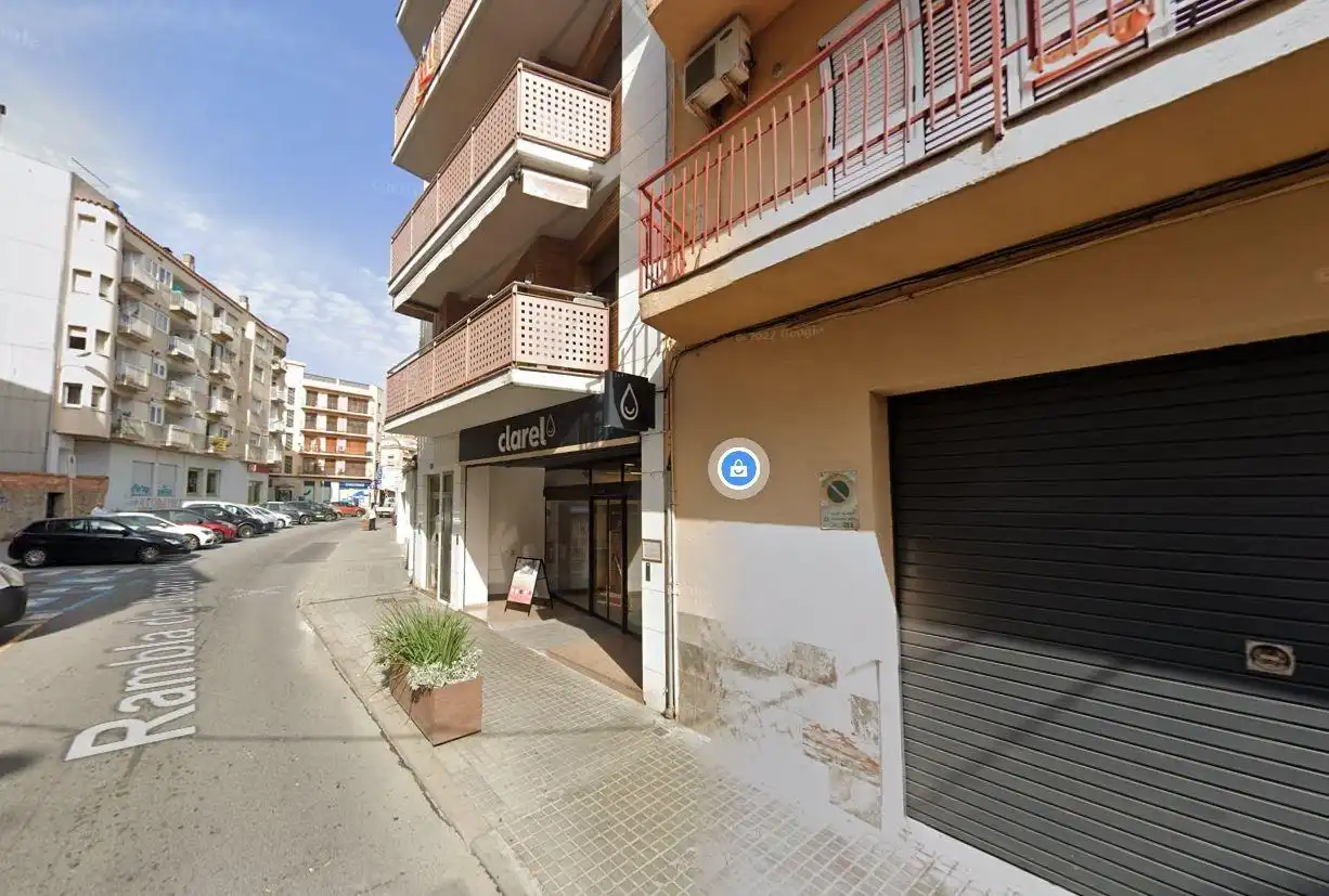 Piso con terraza en venta en JOAQUIM RUYRA 54, imagen 2